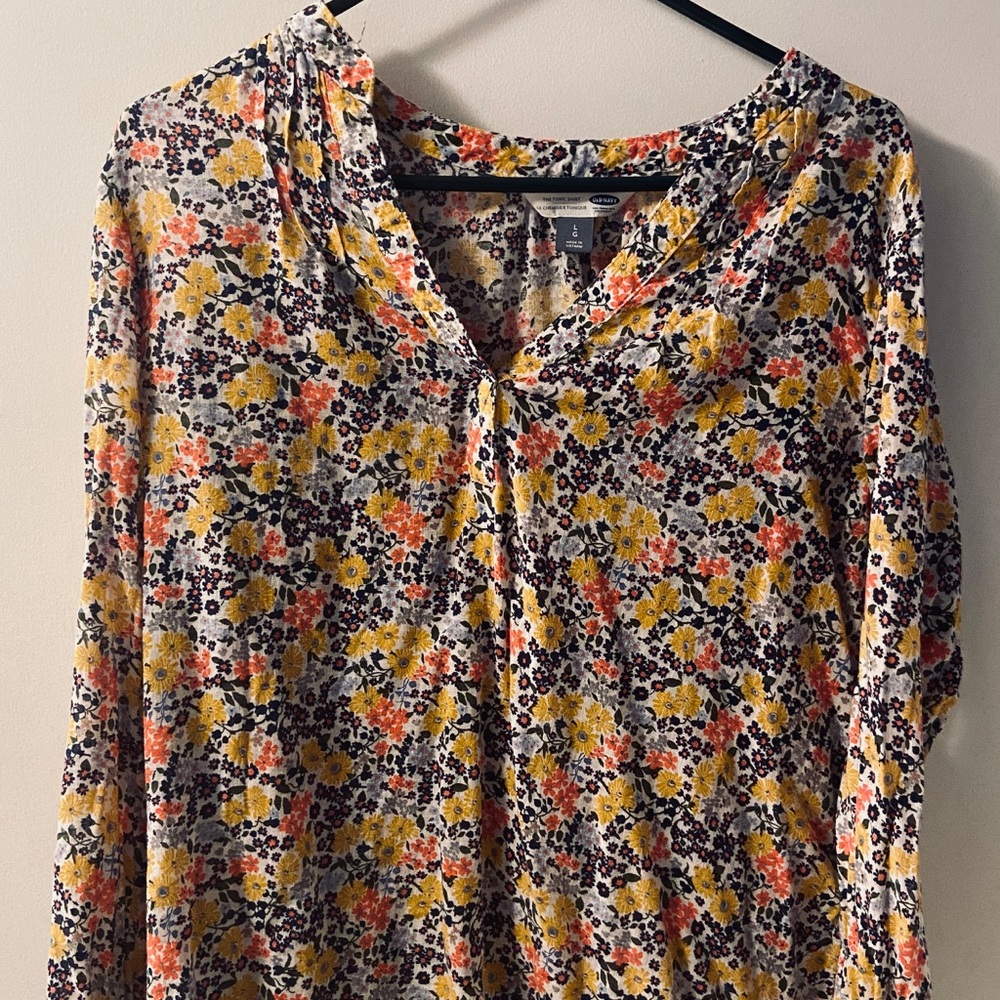Old Navy shirt size L